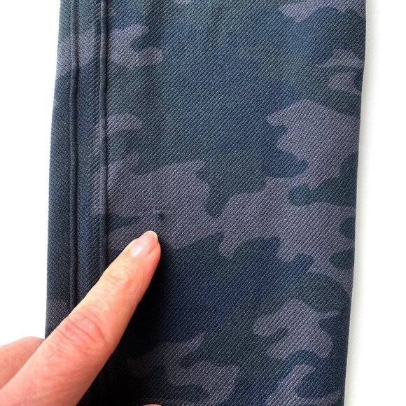 SPANX Look at Me Now Seamless Black Camo Leggings Shaping Smooth Stretchy - Picture 12 of 12